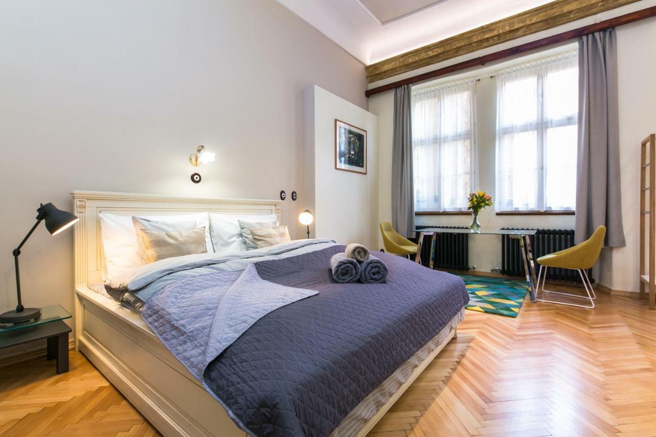 Apartment Nebovidy I - Historic Centre - Terrace - Air Conditioning Prague