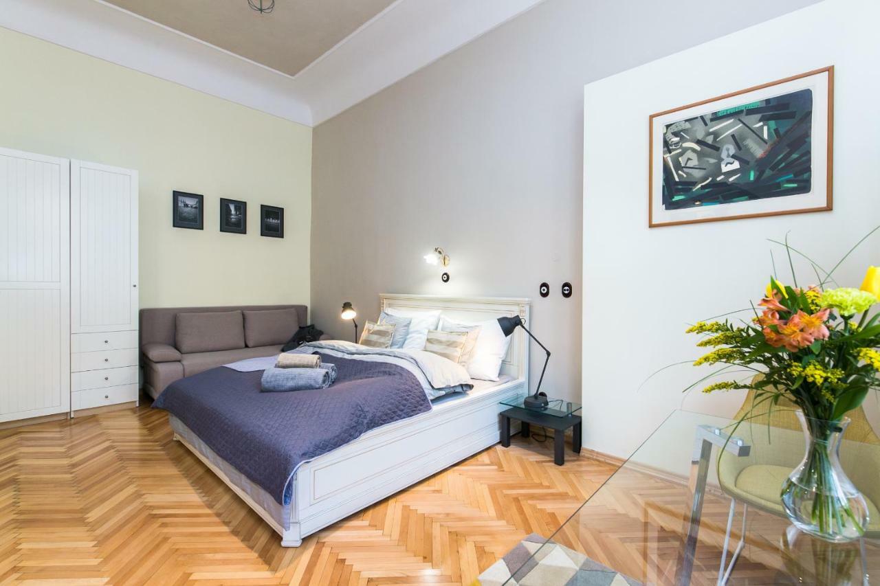Apartment Nebovidy I - Historic Centre - Terrace - Air Conditioning